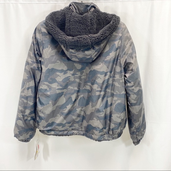 Zella Black Camo Print revisible Jacket - Picture 2 of 5